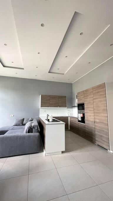 Renovated And Spacious Two-Bedroom Condo In Budapest Exterior photo